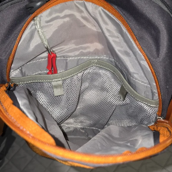 Osprey Daylight Backpack Orange. EUC - Picture 4 of 4